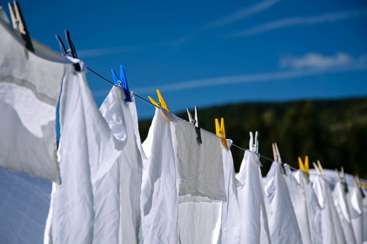 Using A Clothesline To Shrink Polyester