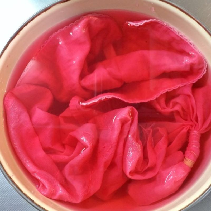 What Is The Outcome When Synthetic Dye Is Used On Cotton?