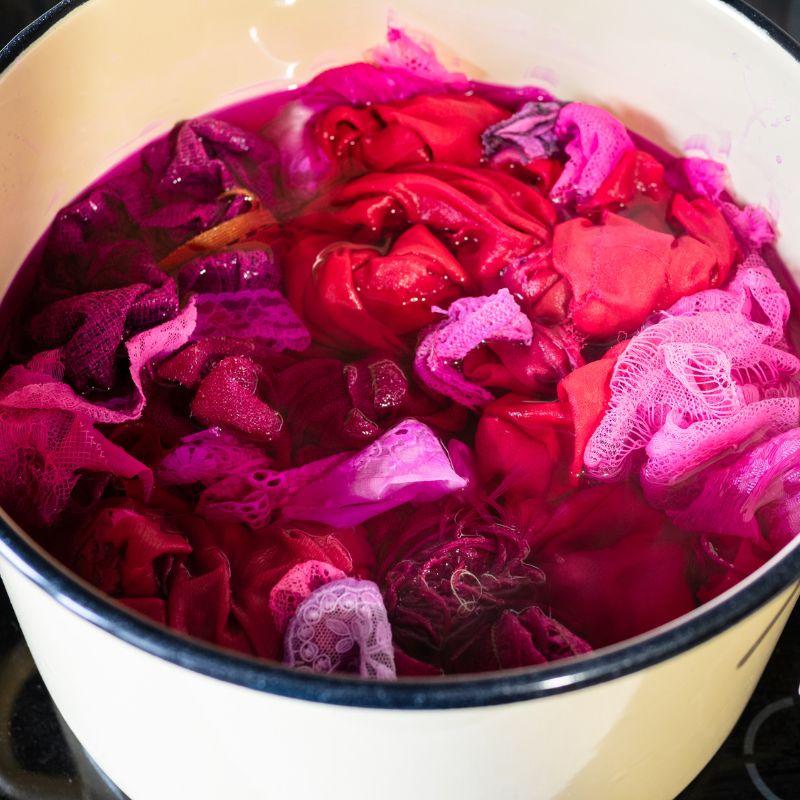 dyeing fabric