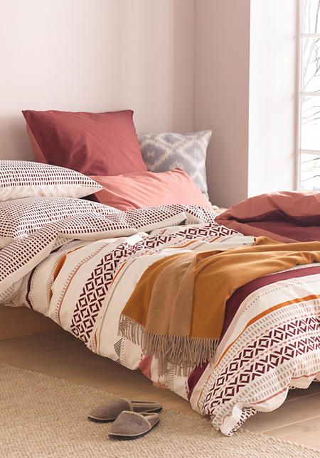 Queen Size Quilt Fabric Guide: How Much You'll Need For Your Project