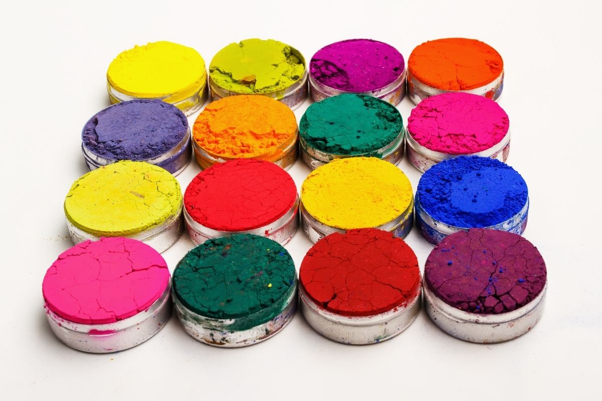 How To Dye Silk Scarves, Dresses, And Flowers At Home