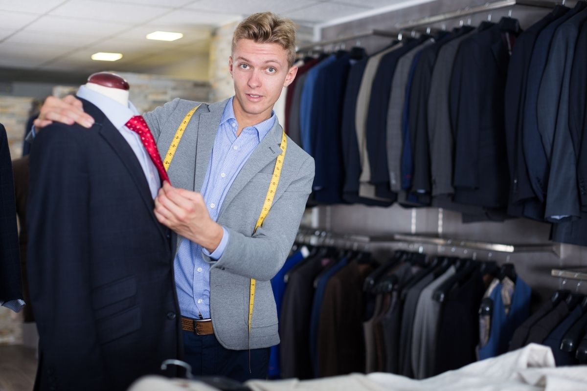 How Much Fabric Do I Need? (Fabric Yardage Calculator)