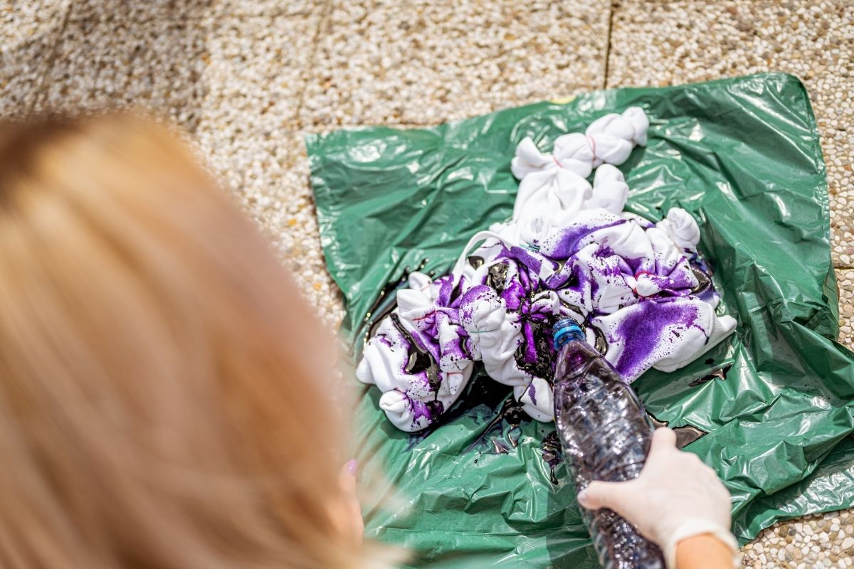 The Ultimate Guide On How To Dye Polyester