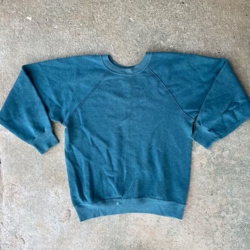 Raglan Sleeve Sweatshirt