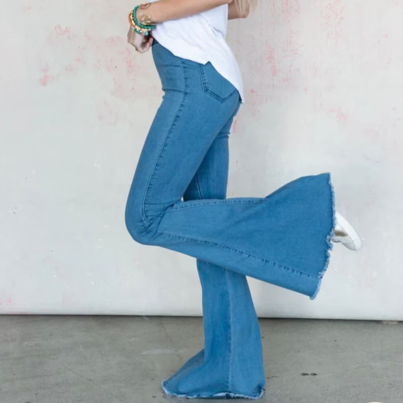 High-waisted jeans